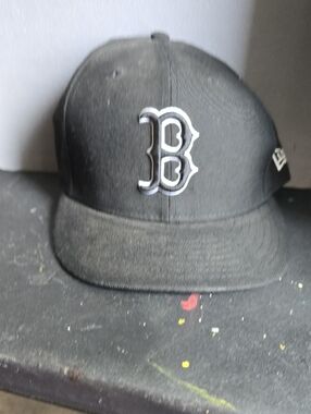 New Era Black Boston Red Sox with White-Outlined 'B' Logo
